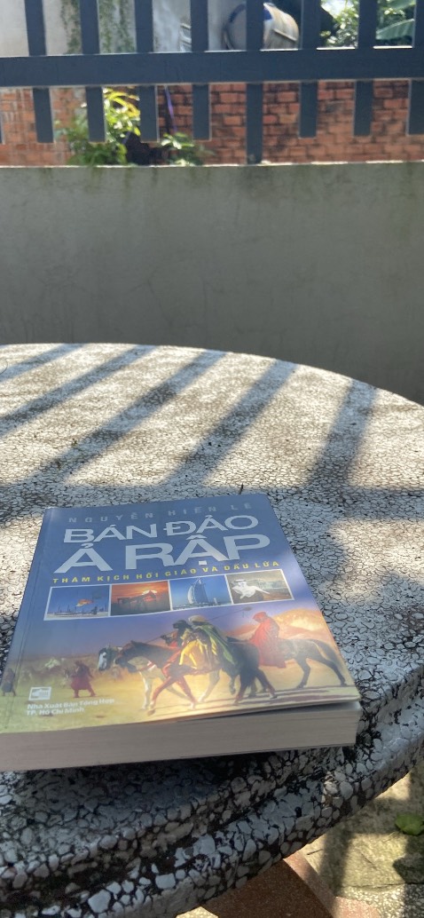 Nhiều ngăn chống nước. Đẹp á. Da xịn