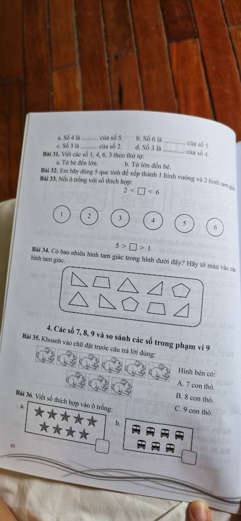 Chu in trang den, sach in binh thuong.