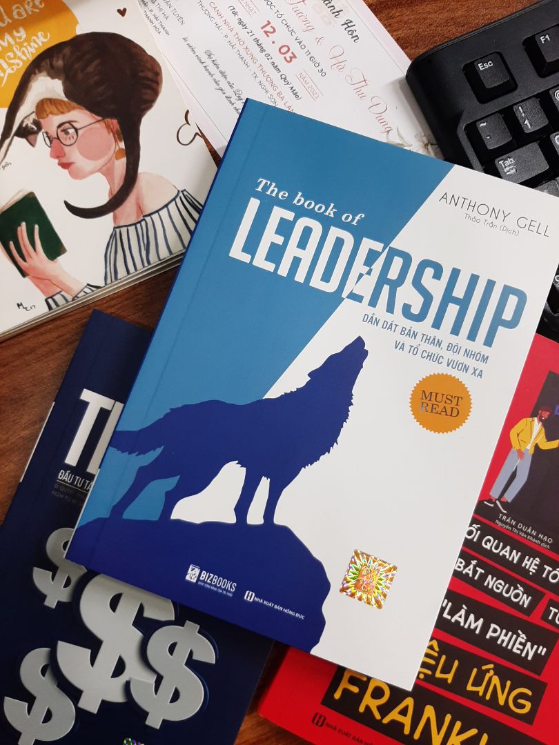 Mình chưa đọc hết cuốn sách nhưng đọc 1/3 cuốn thì thấy đây là cuốn sâch hay và rất có giá trị cho những ai đang mắc kẹt vào sự trì hoãn, thiếu định hướng, thiếu tầm nhìn, thiếu cố gắng để đạt được cuộc sống tốt đẹp hơn, hướng tới sự nghiệp thành công hơn và giàu có hơn về cả vật chất lẫn tinh thần. Các bạn nên đọc nha, không lãng phí một chút nào ạ. Cảm ơn shop và tác giả 😊