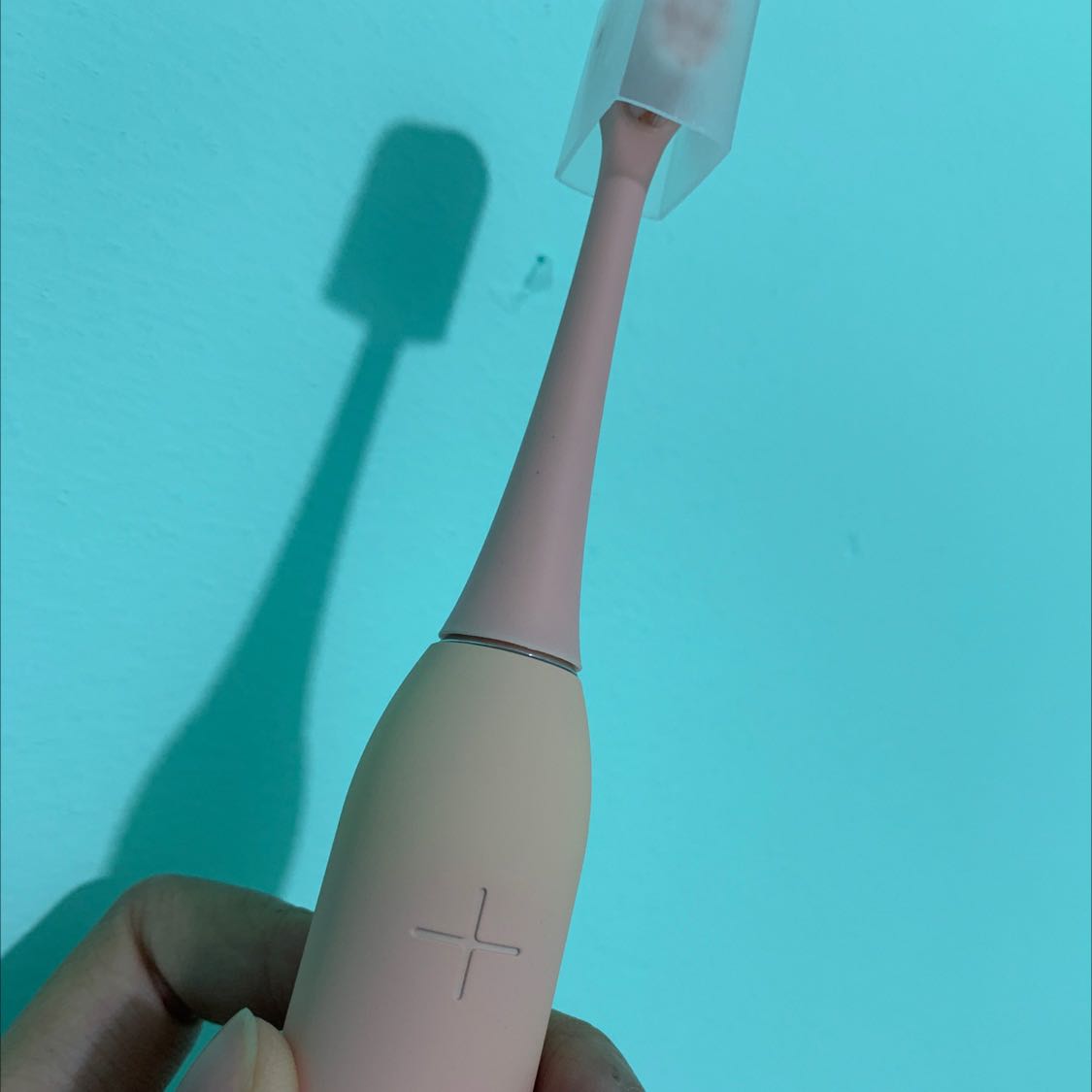 mọi thứ đều ổn cho tới khi khui ra màu cây bị ngả vàng :( chắc mua sale nên bị như vậy saoooo