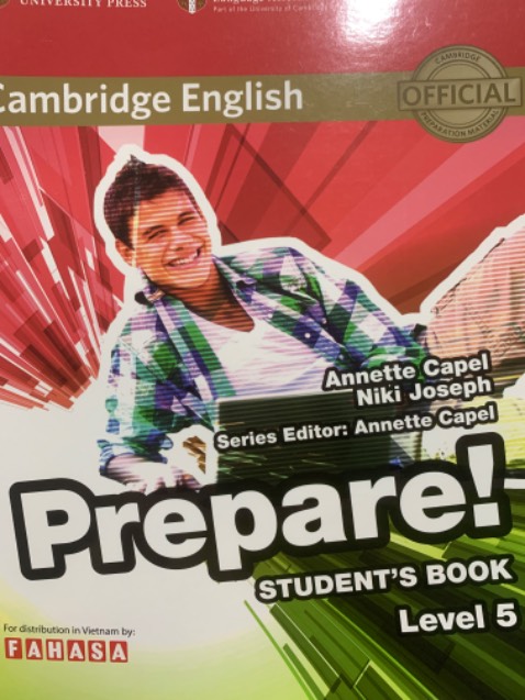 Vận chuyển, chất giấy nói chung mọi thứ đều rất tốt. Màu sắc in ấn rất rõ luôn có điều mua online như này sẽ không có đĩa