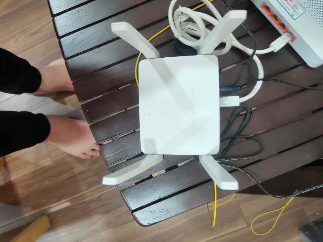 Giao nhanh hơn dự kiên. Mạng dùng ổn định . Không bị ping cao như trc . Khá ổn .😁😁😁🥰🥰🥰😁😁🥰☺️☺️😁☺️