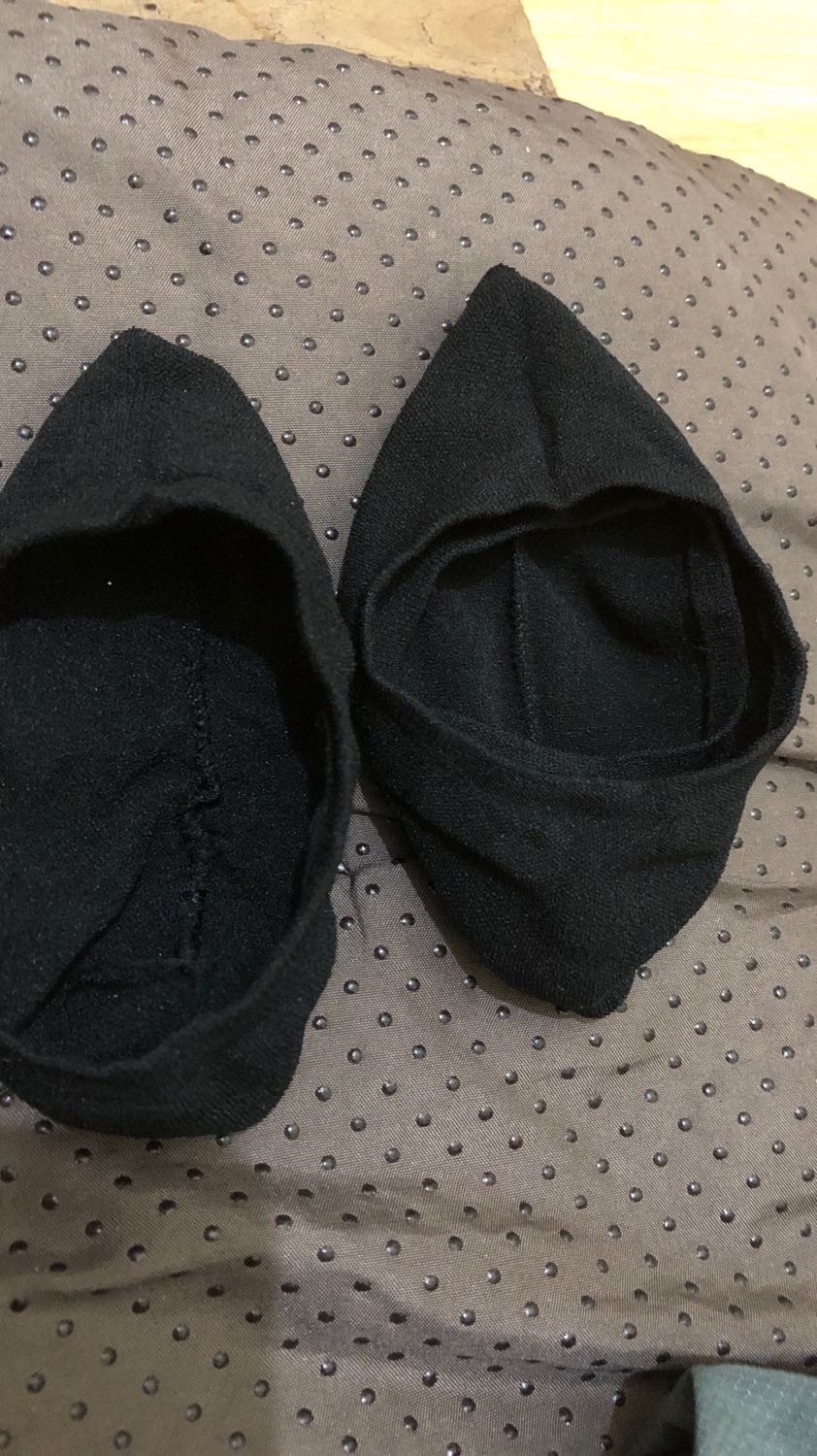 Giao hàng nhanh, tất đi ổn, không quá mỏng. Nói chung là hài lòng.