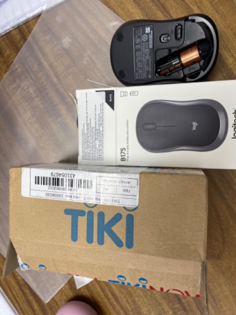 Nhận hàng nhưng ko sử dụng được, đèn chuột ko sáng khi lắp pin, yêu cầu đổi hàng phức tạp (Video clip mở kiện hàng từ lúc bắt đầu khui ngoại quan đến kiểm tra sản phẩm bên trong thùng hàng!). Đúng là đồ điện tử ko nên mua online!