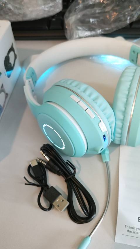 Mình vừa đặt Tikinow, nhận nhanh.
Sản phẩm đúng mô tả màu đẹp, có niêm phong nhà cửa hàng cung cấp.
Nghe thử êm tốt, còn độ bền phải chờ thời gianh sử dụng.