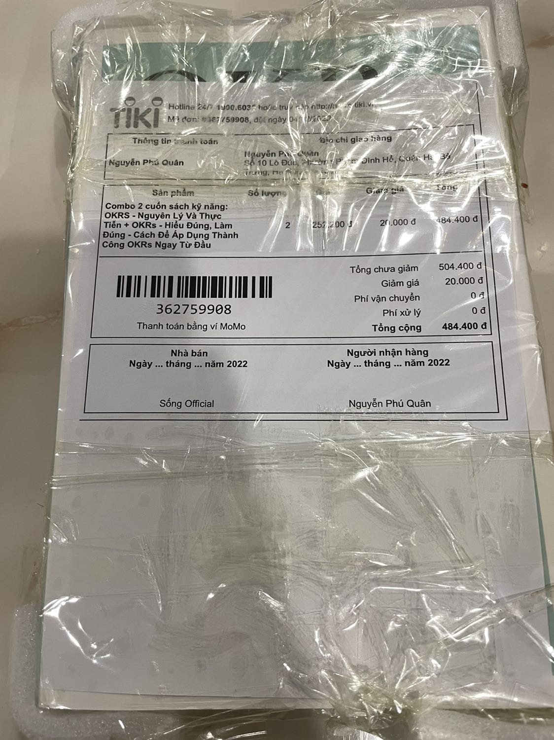 Đặt 2 combo (4 cuốn), nhưng hàng về chỉ có 1 combo (2 cuốn)