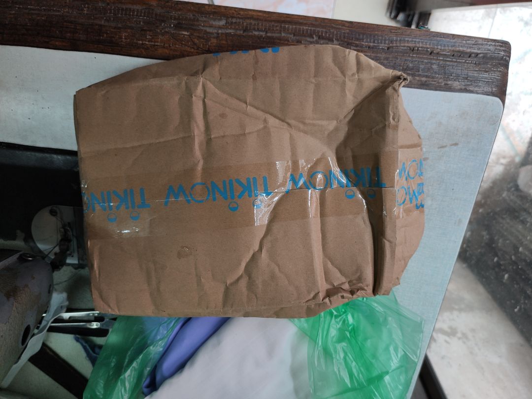 Sản phẩm tốt, lần đầu dùng sạc đầy mất tầm 4h. Sản phẩm đóng gói cũng ok mỗi hộp ngoài bị móp như hình thôi nhưng bên trong sản phẩm vẫn không sao. Pin thì phải dùng một thời gian rồi mới biết chất lượng thế nào nhưng hiện tại thì vẫn cho 5*. Pin 1.2V vẫn dùng bình thường cho đồ yêu cầu pin 1.5V cho những ai băn khoăn.