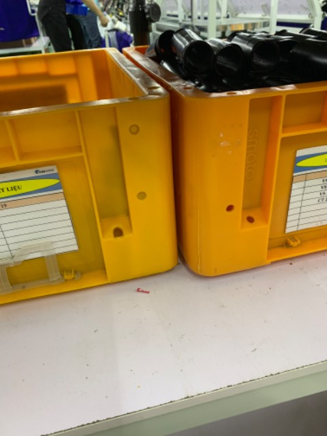 Vải mỏng, mặc nóng, ko thoải mái nói chung là tệ , ko như mong muốn