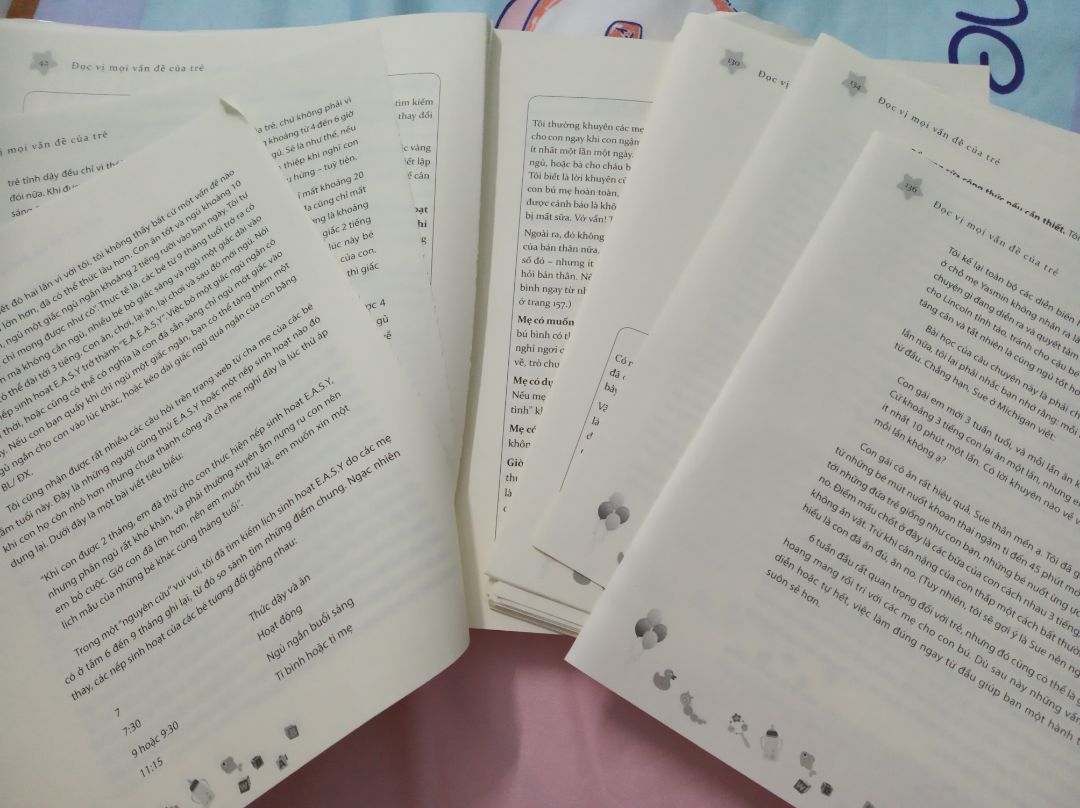 Sách nuôi con không phải cuộc chiến thì tốt vì sách mới và chữ in đều rõ. Nhưng sách đọc vị mọi vấn đề của trẻ khiến mình thất vọng vô cùng vì chỉ mới mở ra mà các trang sách đã tróc keo và rơi lả tả. Mở trang nào là rơi rớt trang đấy. Mỗi lần đọc mình phải giữ rất bất tiện. Mình mong nhà xuất bản có thể kiểm tra lại 1 lượt trước khi bán cho độc giả.
