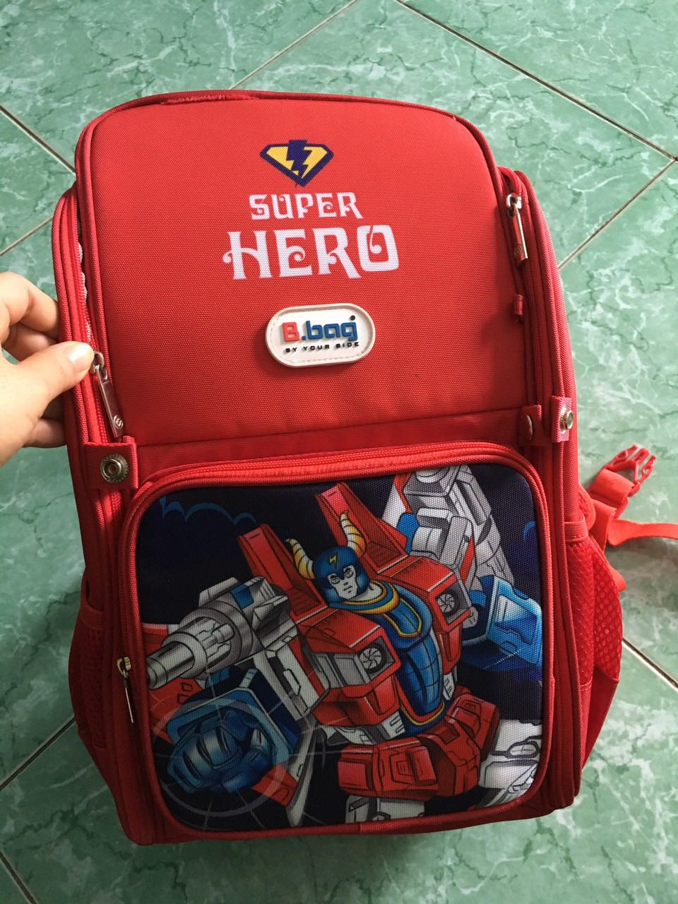 Balo tưởng to ai gì cũng nhỏ nhưng bỏ vừa sách vở. Balo đẹp, dày dặn, tốt. Ở tỉnh mà ship hàng nhanh ghê.