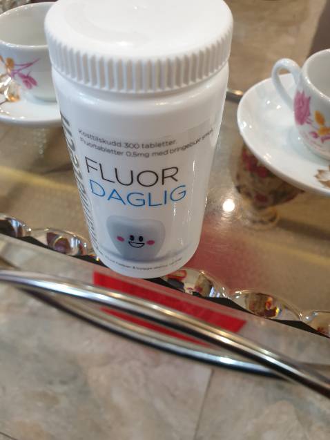 Sản phẩm dễ dùng vì chỉ việc ngậm như kẹo. Mới dùng chưa biết thế nào, hi vọng hiệu quả tốt.