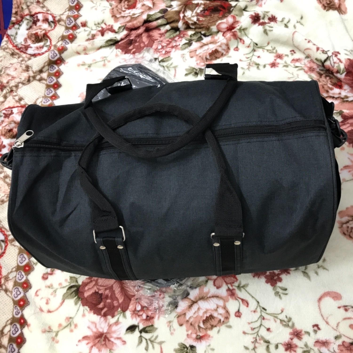 Túi đẹp mình rất hài lòng, mua ở shop này thì yên tâm!