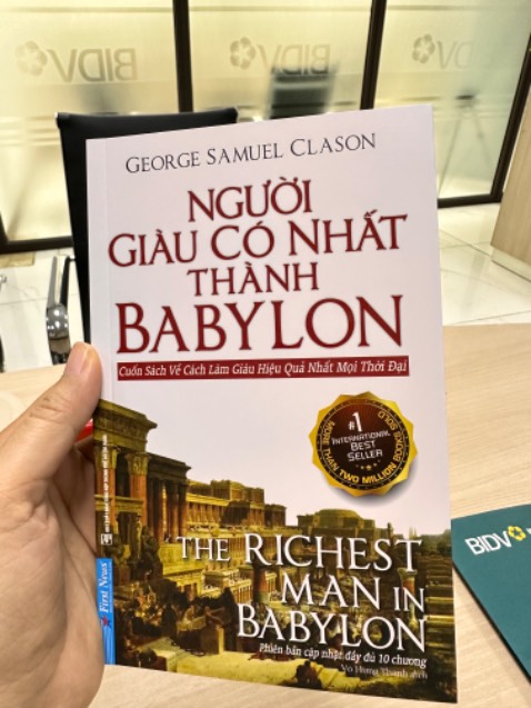 Giao hàng nhanh, đóng gói cẩn thận. Sách in đẹp. Độ dầy vừa phải, chữ hơi nhỏ. 
Nội dung sách hay, rất cuốn hút, nhiều điều mọi người có thể áp dụng ngay được