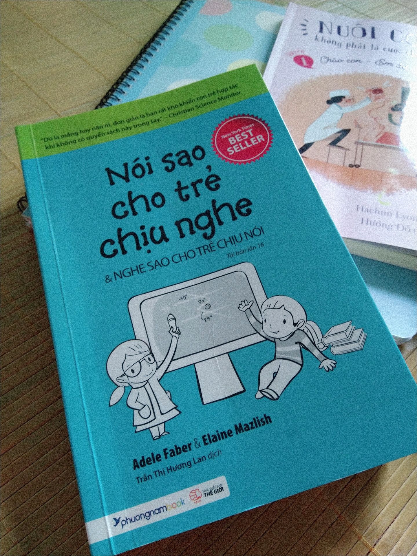 Cuốn này thì đỉnh của chóp rồi ạ. Ai cũng nên có 1 cuốn trên giá. Cứ thử đọc và áp dụng những gì sách dạy bạn sẽ thấy những điều bất ngờ xảy ra.