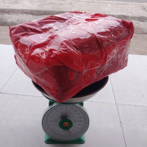 Trọng lượng mô tả không đúng.(kiện chưa mở 930g,mô tả sản phẩm 1.3kg).cảm giác khách hàng bị lừa...(thà mô tả không ghi,chứ ghi phải làm đúng)