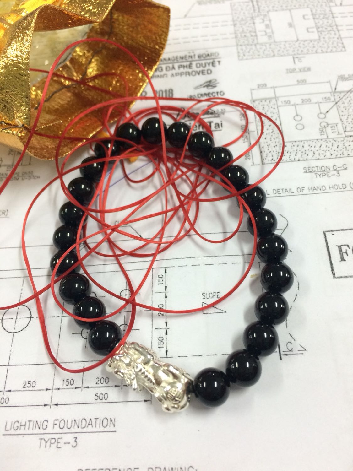 Khi mua đặt màu đỏ 10 li khi giao màu đen hạt 6li ? *** đảo nhau à