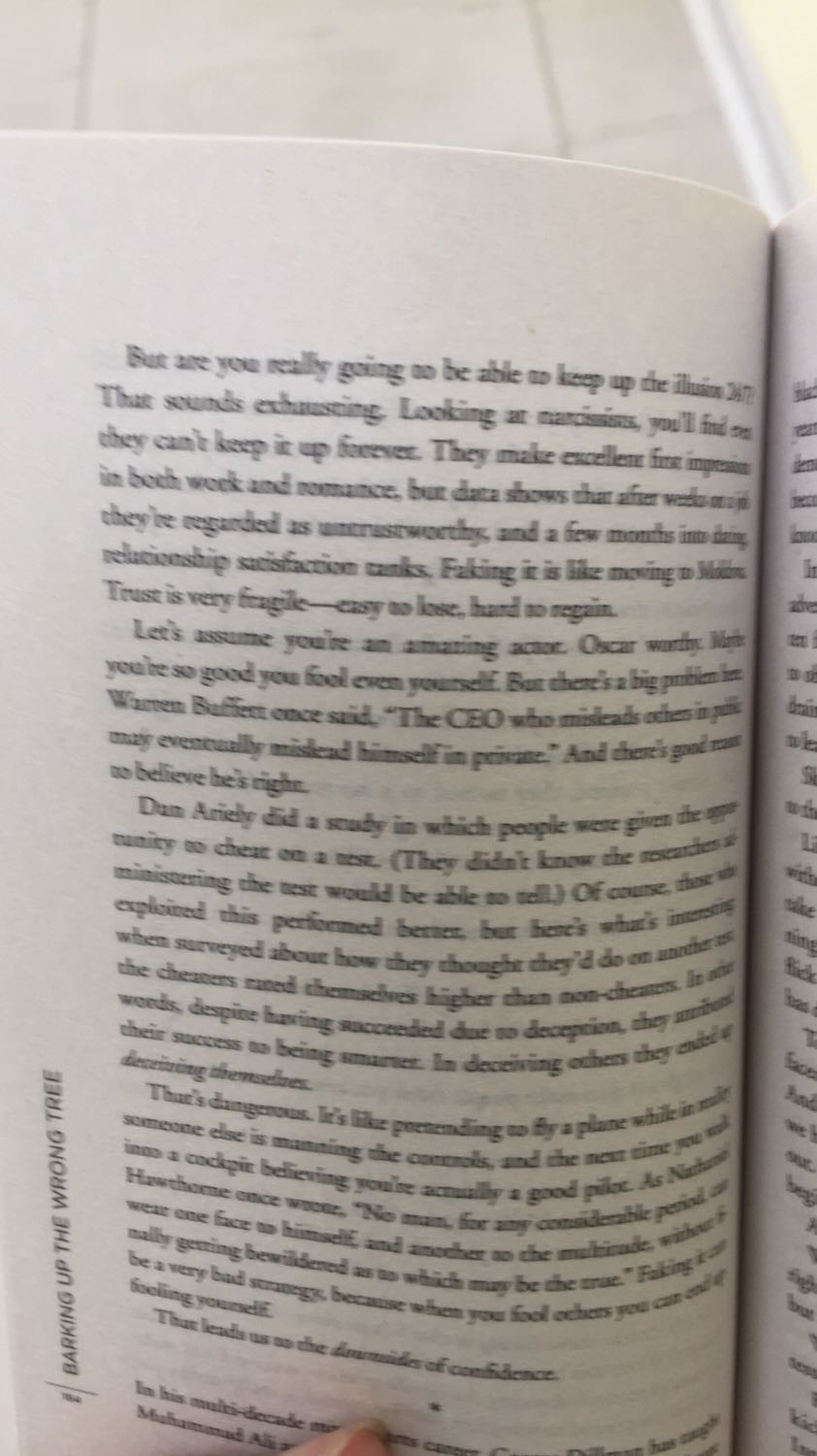 Đây chỉ là sách bỏ túi khổ nhỏ, giấy đen mờ chất lượng in rất tệ( bị nhoè chữ) nói chung sách chưa xứng với tầm tiền. Lưu ý lần sau rao bán trên cửa hàng thì ghi rõ khổ sách để khách hàng không phải nhầm lẫn. Cảm ơn nhiều