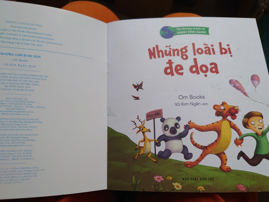 Đây là 1 quyển trong 10 của bộ sách Yêu Thương và Bảo Vệ Hành Tinh Xanh của NXB Trẻ. Hình minh họa thì dễ thương và nội dung thì rất dễ đọc nói về chủ đề Môi Trường. Mỗi quyển là một nội dung khác nhau được trình bày ngắn gọn dễ hiểu, gần gũi và phù hợp với mọi lứa tuổi. Mình thấy bộ này nên có trong trường học, mỗi nhà và mỗi thư viện cộng đồng, người lớn nên khuyến khích và hướng dẫn các bé đọc để hiểu được vì sao cần bảo vệ môi trường. Yêu!