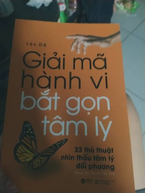 Sách khá to và dầy luôn
Bìa sách đẹp
Đóng gói cẩn thận