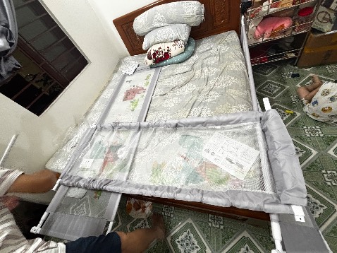 Mua 2mx1m6 nhưng shop giao nhầm miếng bọc 1m6 thành 1m8 nên đùn khi căng lên