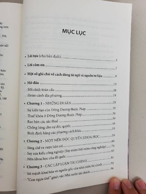 Sách nhiều nội dung hay, giọng văn cuốn hút. Cả một kho báu kiến thức về một góc trong xã hội Việt Nam xưa