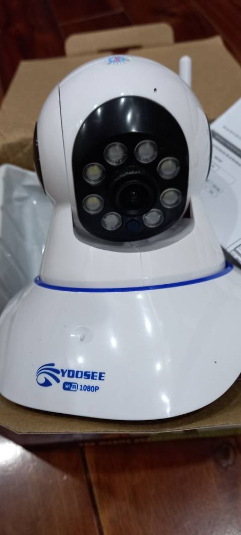 giao nhanh, mò vài phút là tự cài được, hình ảnh tạm ổn,nút reset dưới mắt quay (cạnh khe thẻ nhớ) chứ ko phải lổ ở dưới chân như hướng dẫn??, sản phẩm nhận gồm thẻ nhớ, pass treo, giấy hướng dẩn, tem thẻ bảo hành, mong bền là được rồi ??