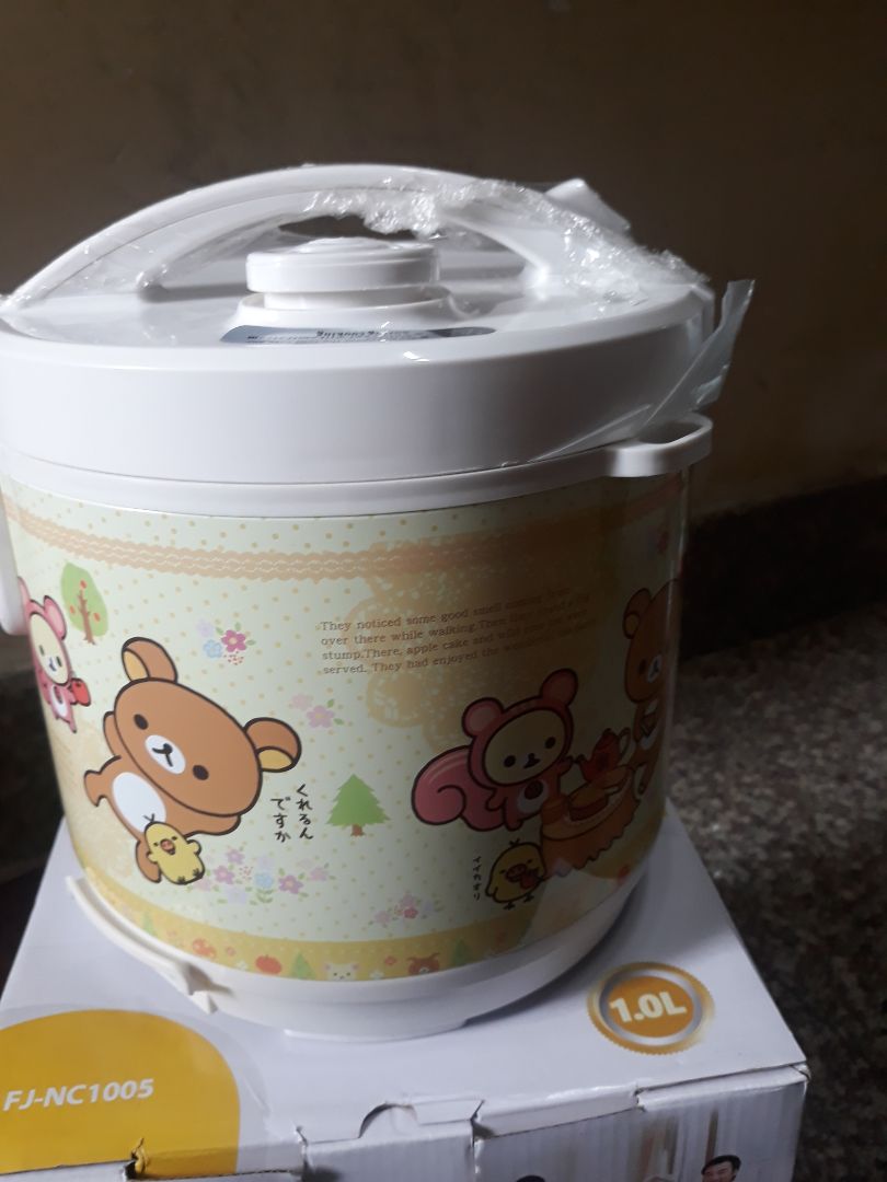 Nồi nhỏ vừa cho gđ 2, 3 người. Mẫu mã đẹp dễ thương. 
bao bì cẩn thận, giá cả phù hợp cho người lao động thu nhập thấp. cảm ơn