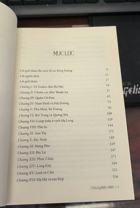 Một cuốn sách thú vị, hành văn kiểu du ký, cung cấp thêm nhiều thông tin về giai đoạn lịch sử còn thiếu nhiều tài liệu của các tác giả trong nước,phản ánh sự thật khách quan, bổ ích cho những người yêu thích bộ môn lịch sử