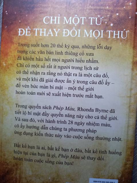 Sách này mình mua để tặng. Nội dung thì quá ư là tuyệt ròi nma mặt sau chữ "thế kỷ" lại ghi sai thành "thể kỷ" z ta 🤔 nma nói chung là mình hài lòng nhe. Nào mua sách mình cũng mua ở tiki, mọi dịch vụ đều rất chỉn chu. Nếu mn có xem series 28 ngày biết ơn của a Tun Phạm thì cũng biết quyển này hay đến mức nào. Mn nên mua nhe 🥰 Sách này mình mua để tặng. Nội dung thì quá ư là tuyệt ròi nma mặt sau chữ "thế kỷ" lại ghi sai thành "thể kỷ" z ta 🤔 nma nói chung là mình hài lòng nhe. Nào mua sách mình cũng mua ở tiki, mọi dịch vụ đều rất chỉn chu. Nếu mn có xem series 28 ngày biết ơn của a Tun Phạm thì cũng biết quyển này hay đến mức nào. Mn nên mua nhe 🥰