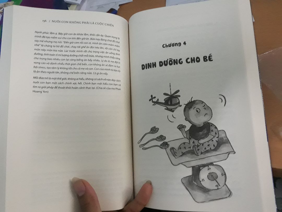 1. đặt hàng 19/3, hẹn 27/3 giao nhận mà trưa nay 23/3 đã nhận được. cho tiki 10 điểm giao hàng
2. sách mới, chất lượng giấy tốt, in đẹp rõ ràng.Đúng sách của NXB chứ k phải hàng nhái,( vì thời SV k có tiền toàn mua sách lậu nên biết chất lượng sách lậu và sách thật khác nhau ntn.)
3. NỘI DUNG SÁCH. mình mới đọc được mấy trang đầu tiên thôi nhưng thấy khá hay và có ích, cách viết rõ ràng dễ hiểu. 
Còn nhận xét tổng thể đợi khi nào đọc xong mới biết.
4. nhiều mẹ đã đọc qua sách này rồi và khuyên nên đọc. Có lẽ là có ích. các mom khác cứ yên tâm mua sach.