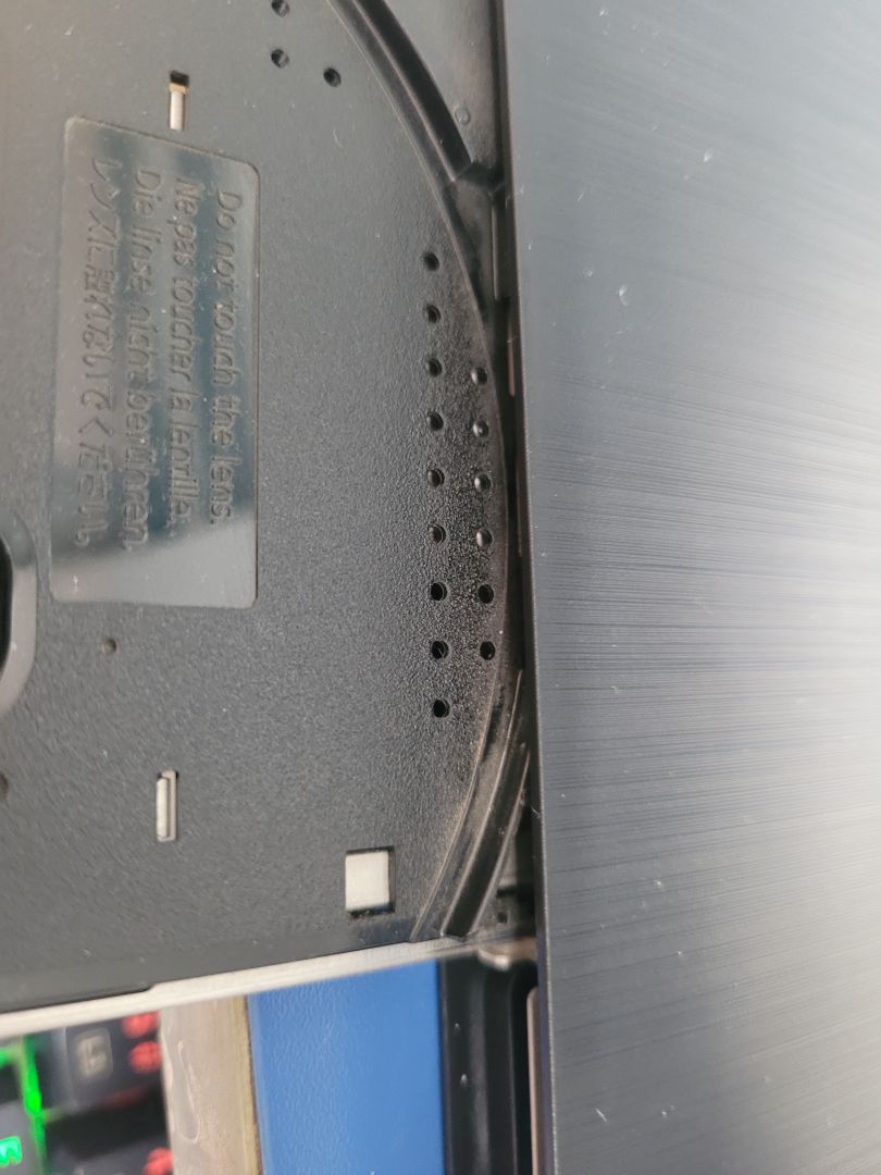 Đầu không đọc đĩa, báo please insert disc, mặc dù đã cắm usb 3.0 và thay nhiều đĩa