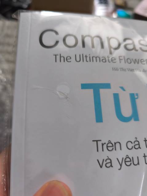 Chưa đọc nội dung nhưng sách bị xước ở bìa nhưng không ảnh hưởng nội dung Chưa đọc nội dung nhưng sách bị xước ở bìa nhưng không ảnh hưởng nội dung