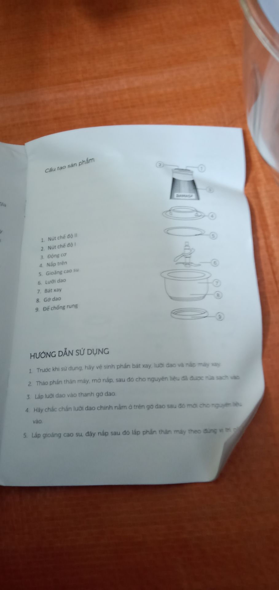 Máy chạy rất êm, lưỡi dao sắc rất sắc xay thịt xay ớt xay tỏi rất là ok luôn. Sp chất lượng
Edit: Trải nghiệm sau khi dùng thêm 3 ngày thì mình thấy sp khá là tuyệt, mình hơi thắc mắc cách lắp đặt máy, nhắn tin shop hỗ trợ rất là nhiệt tình luôn nên mình phải lên đây sửa đánh giá cho nó nhiệt tình. Máy xay thịt, xay các loại thực phẩm, xay cái gì cũng được chắc chỉ có xay đá là không được thôi :))))) Vì shop rất nhiệt tình nên mọi người ủng hộ shop nhé 👍