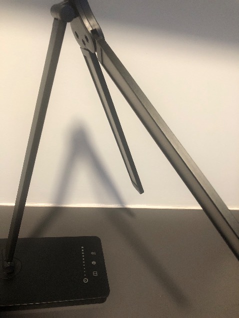 Sáng tốt, cảm ứng nhạy dễ thao tác, cứng cáp hơn tí sẽ tuyệt hơn, nhìn chung ổn áp