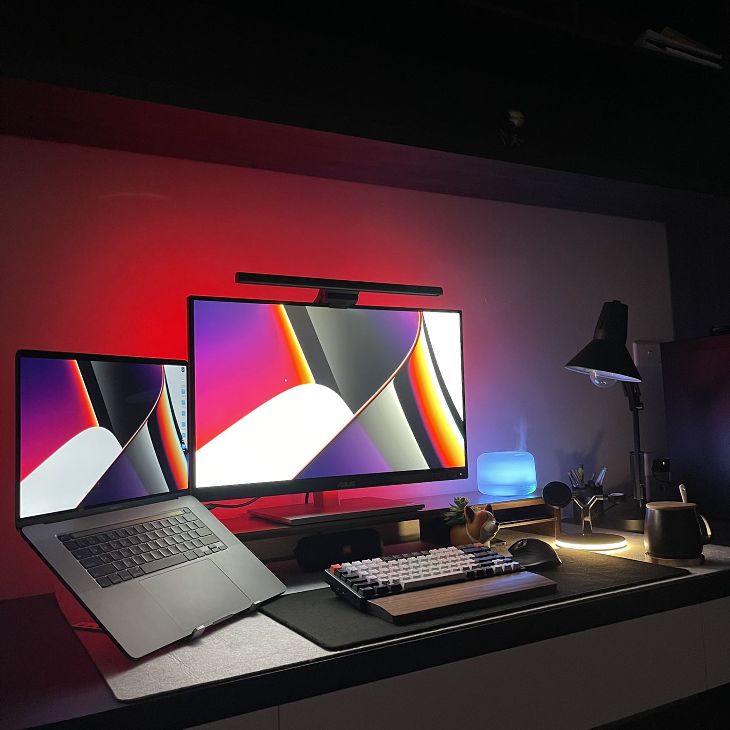 Sản phẩm tốt, dễ lắp đặt, tuy nhiên màu sắc chưa chuẩn lắm. Đèn màu đỏ bị yếu hơn so với đèn màu xanh lục và xanh dương nên khi chọn các màu hòa trộn không ra đúng ý