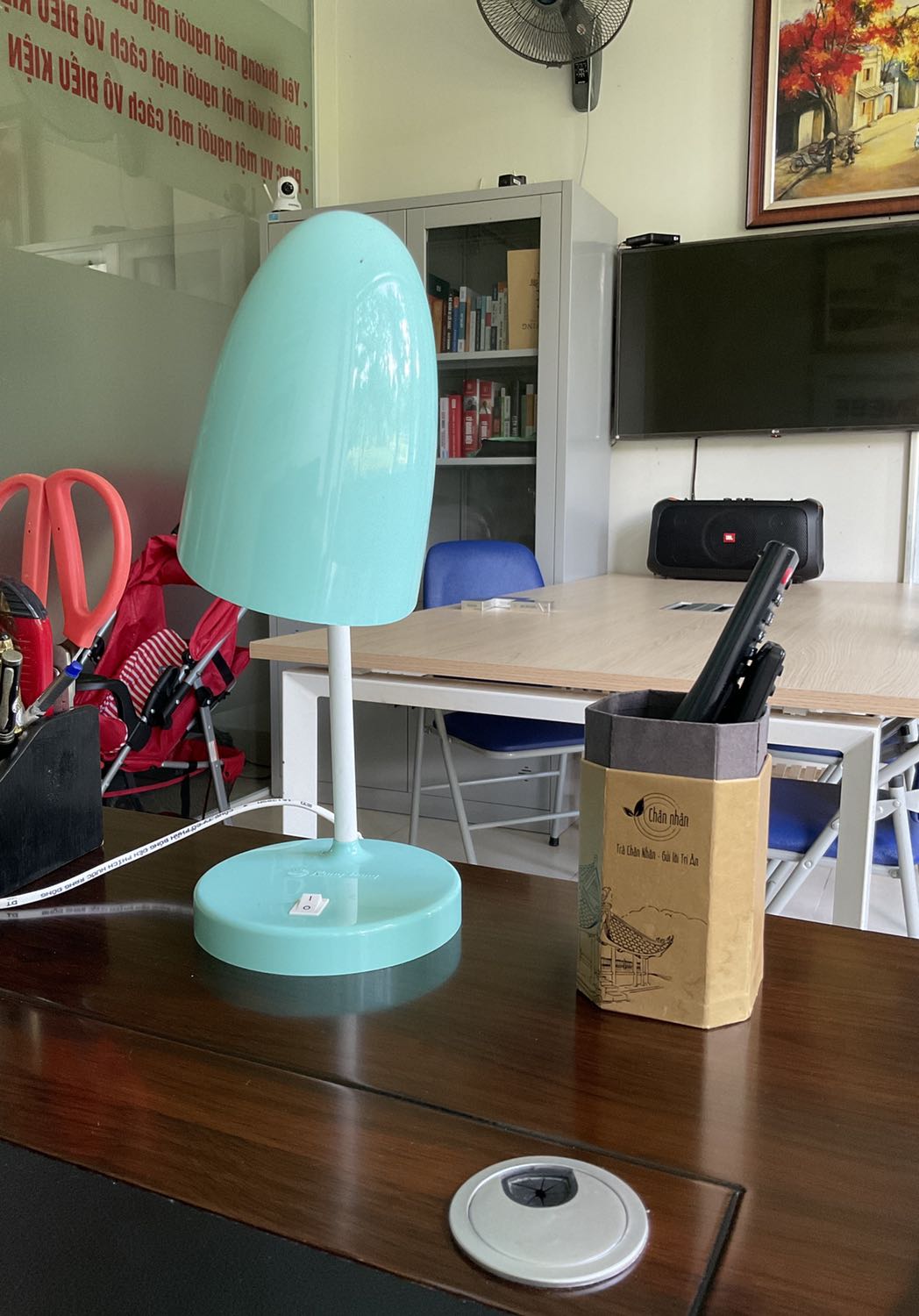 Đẹp, sáng và dễ chuyển cao thấp.