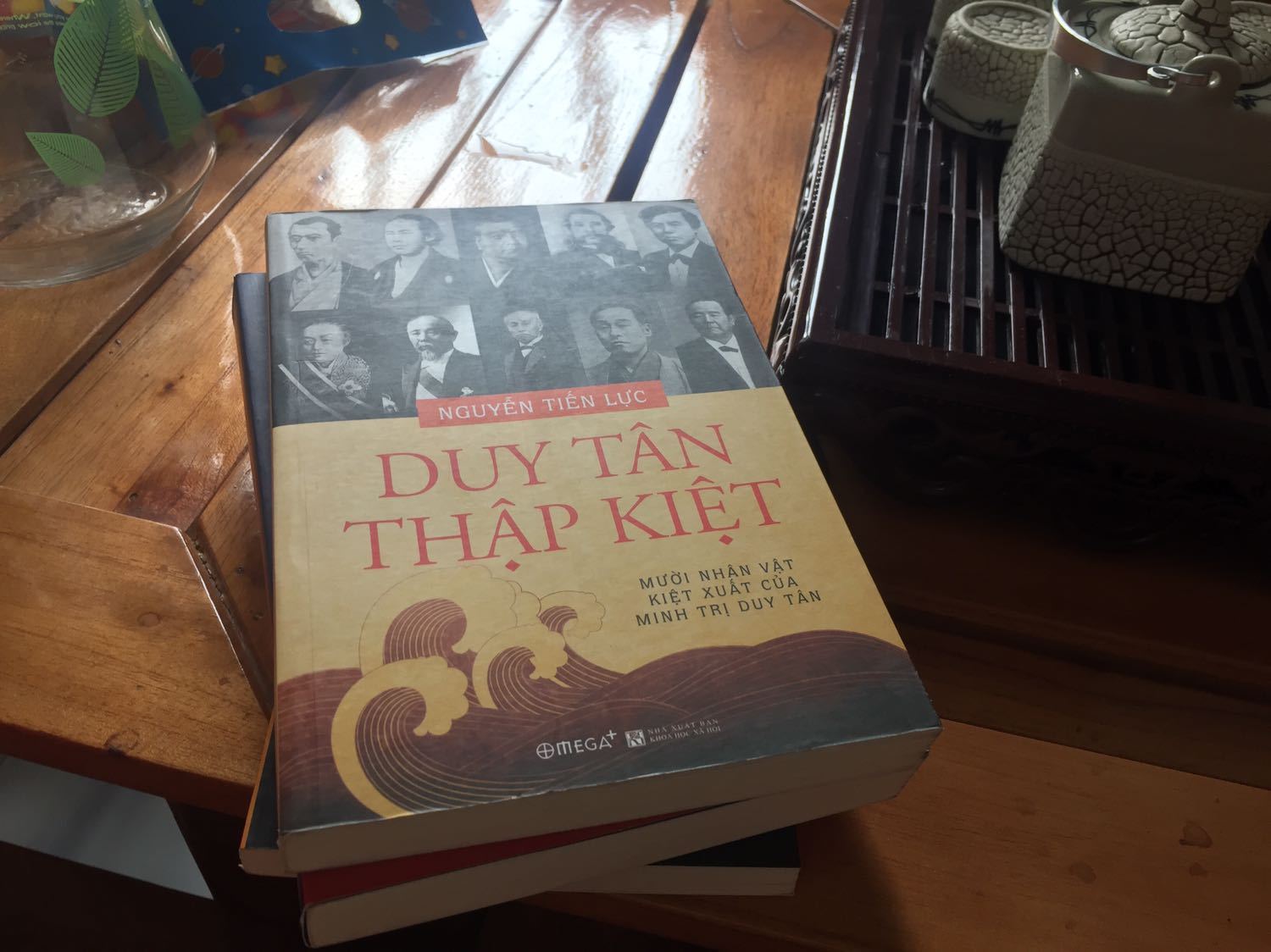 Sách hơi cũ nhưng vẫn còn nguyên vẹn. Mình đặt khi KM nên ok. Trong cuốn sách chúng ta sẽ gặp gỡ nhưng danh nhân kiệt suất của đất nước Nhật Bản.