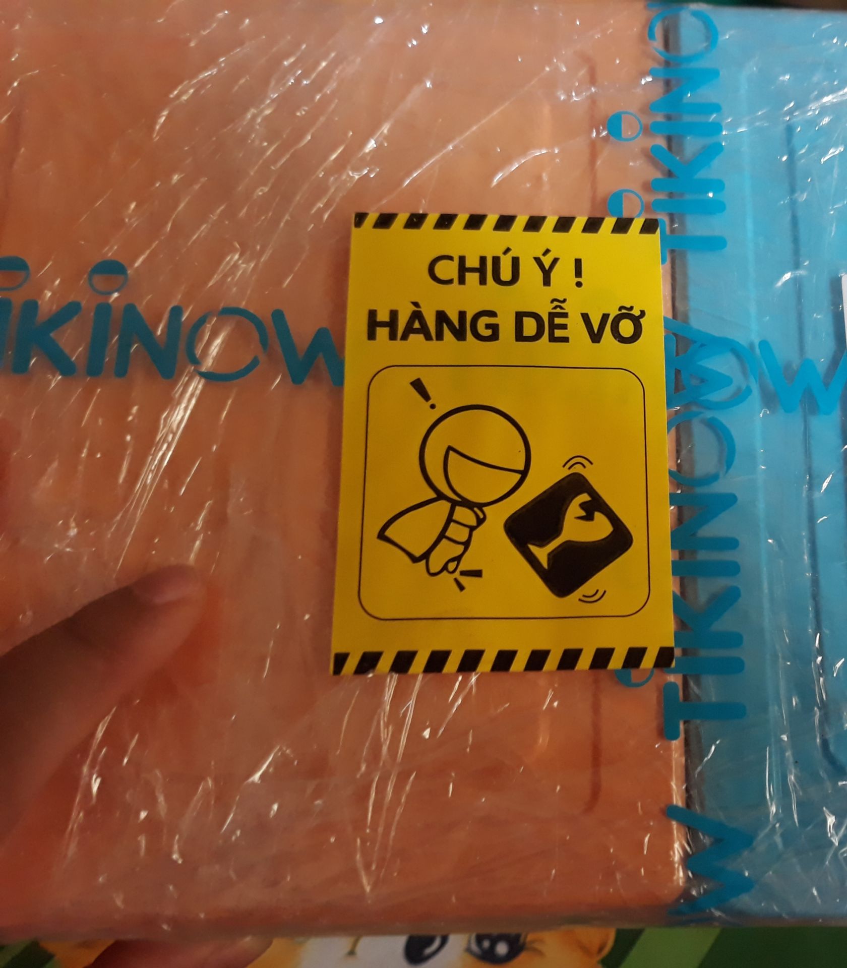 giao hàng nhanh..tủ chất lượng và đủ số, mẫu mã dễ thương..giao ko bị vỡ tủ rất nguyên vẹn.. tủ bé bé xinh xinh.. cũng đựng dc khá là nhiều đồ....giá thành mua lúc giảm còn 64k nên cũng rẻ.cảm ơn shop giao hàng nhanh..tủ chất lượng và đủ số, mẫu mã dễ thương..giao ko bị vỡ tủ rất nguyên vẹn.. tủ bé bé xinh xinh.. cũng đựng dc khá là nhiều đồ....giá thành mua lúc giảm còn 64k nên cũng rẻ.cảm ơn shop