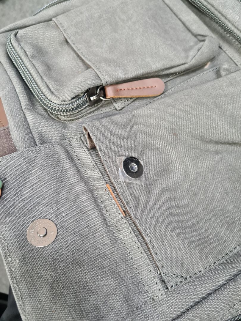 hàng may bị lệch, ko ngay. đường may xấu. thất vọng với mức giá 430k. yêu cầu trả lại hàng