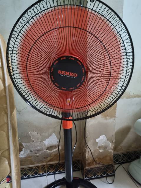 Dùng cũng được 3 tuần rồi mới quay lại đánh giá. Quạt chạy êm, có phiếu bảo hành hẳn hoi, đóng gói chỉn chu nhé. Ưng ý ạ