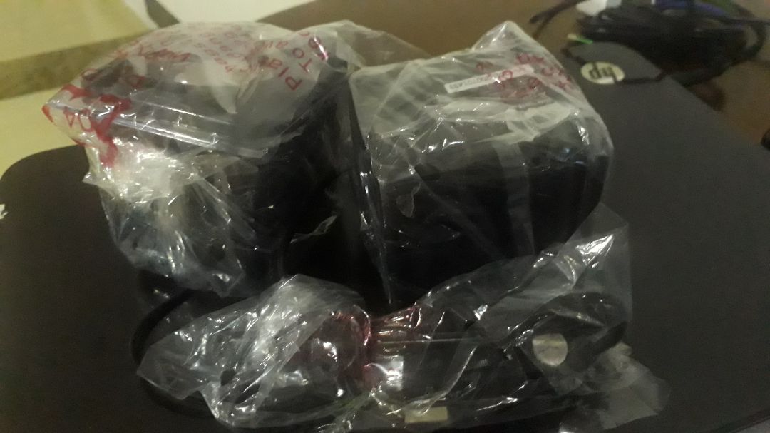 giao hàng nhanh, phục vụ chu đáo, loa nghe rất êm