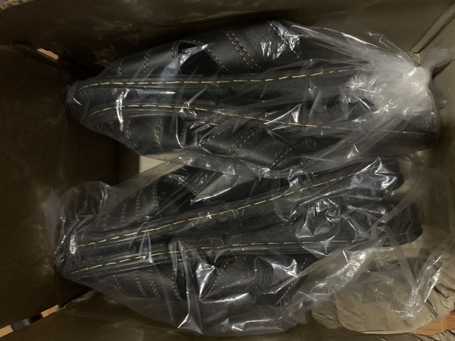 Đã nhận được đủ 2 sản phẩm dép da quai ngang, mình mua lần này là lần 3, đánh giá sản phẩm đẹp và tốt, giá lại quá rẻ. Chất lượng thì OK, chúc shop bán nhiều đơn hàng tốt hơn nữa…