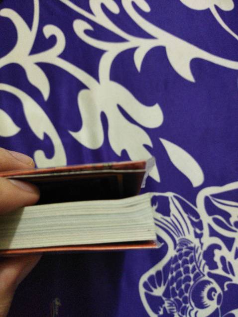 Lần nào mua hàng của tiki cũng được bọc thêm 1 lớp bong bóng khí bên ngoài. Điều đó làm mik đều ghé đến tiki khi mua sách, tuy nhiên hôm nay lại chỉ có quyển sách bên trong cái hộp, sách bị móp góc. Sách hay.