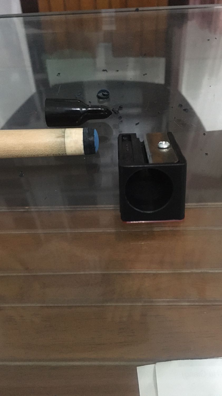 Hàng đẹp và chất lượng,nhất là lưỡi dao rất sắc bén các anh em nào có dùng nhớ gọt từ từ thôi nếu không là phạm phíp luôn đó nha vì lưỡi dao bén lắm đấy.