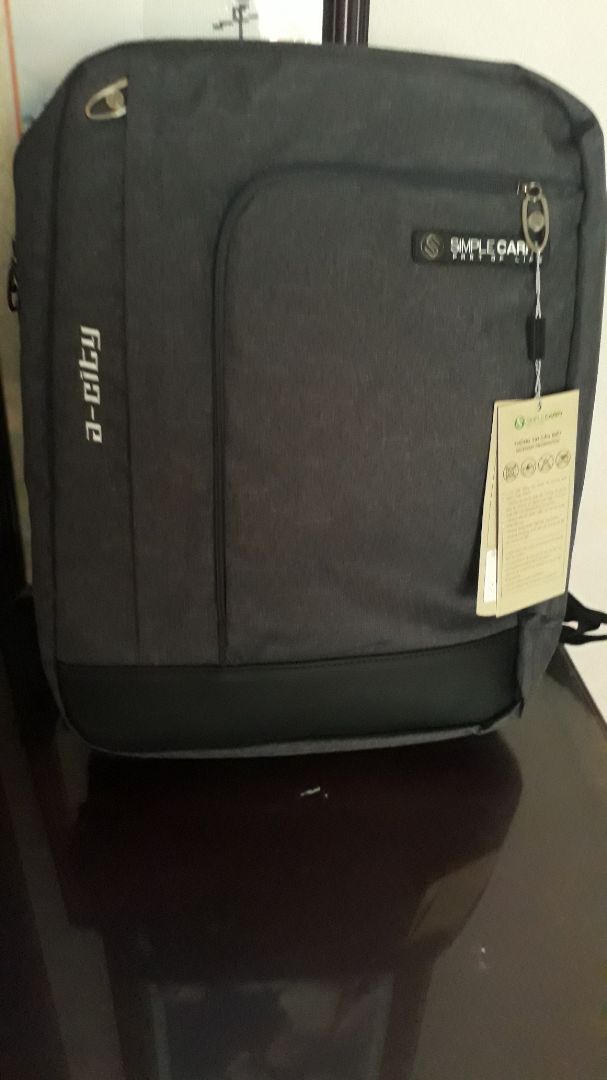 Mình vừa nhận hàng, sản phẩm không giống trong hình. Ở hai bên kg có túi lưới đựng nước. Ngăn nhỏ phía ngoài cũng kg giống. Mong Tiki phản hồi giúp. Mình vừa nhận hàng, sản phẩm không giống trong hình. Ở hai bên kg có túi lưới đựng nước. Ngăn nhỏ phía ngoài cũng kg giống. Mong Tiki phản hồi giúp.