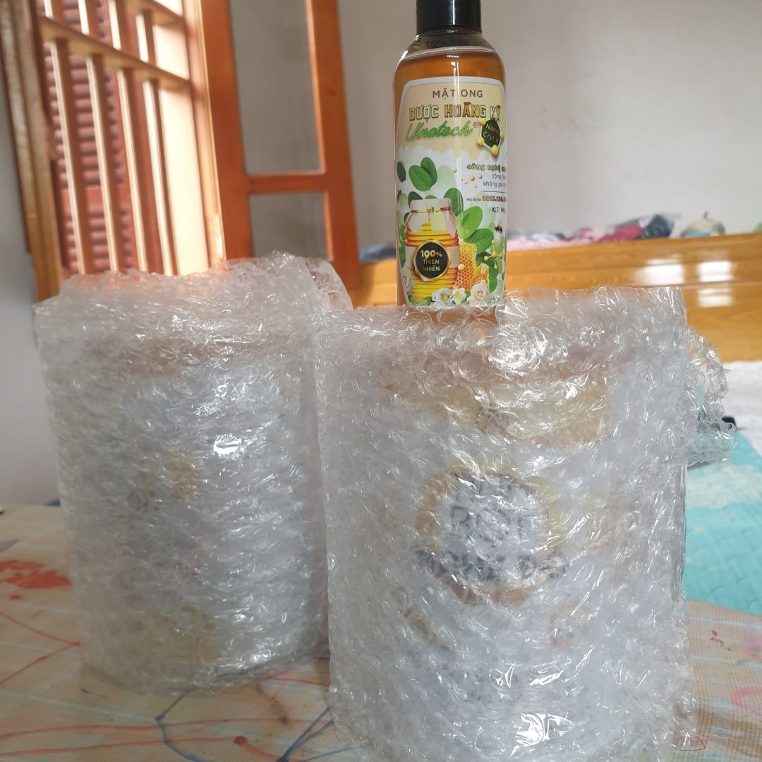 Sản phẩm tốt trong tầm giá, nghệ đỏ dùng chất lượng. Tốt cho sức khỏe và đặc biệt là dạ dày. Mua lần 2 được tặng một chai mật nhỏ chất lượng cũng khá tốt. Mặc dù trong mô tả sản phẩm không ghi là được tặng chai mật đó. Sản phẩm tốt trong tầm giá, nghệ đỏ dùng chất lượng. Tốt cho sức khỏe và đặc biệt là dạ dày. Mua lần 2 được tặng một chai mật nhỏ chất lượng cũng khá tốt. Mặc dù trong mô tả sản phẩm không ghi là được tặng chai mật đó.