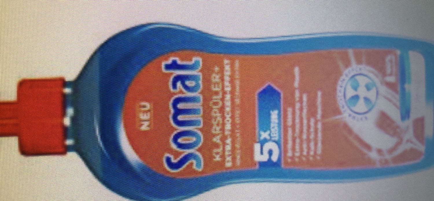 Bạn nào thích bát đũa bóng thì dùng chư mình ko dùng vì thấy nó nhờn nhờn ko kin kít.