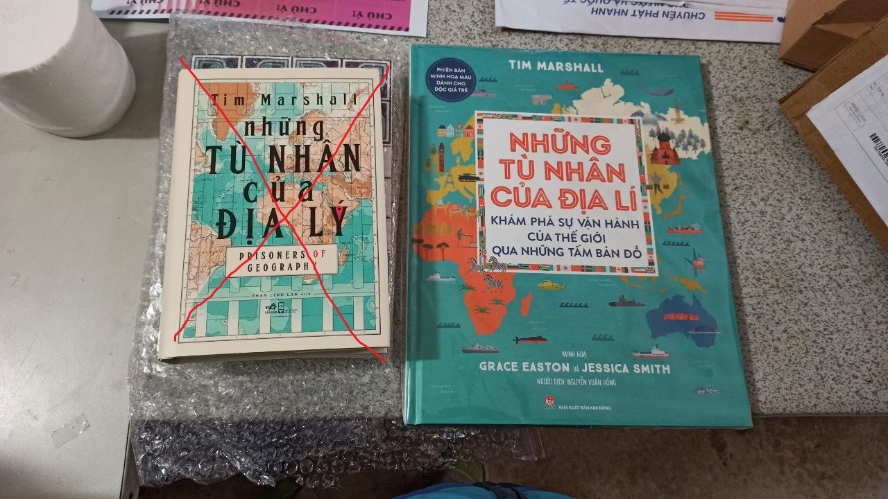 Để ảnh mô tả là bản tranh màu, trong khi là bản chữ, thế thì chịu rồi. Đã gọi lên tổng đài đổi nh chưa thấy phản hồi *** (cuốn bên phải đặt mua của gian khác nha)