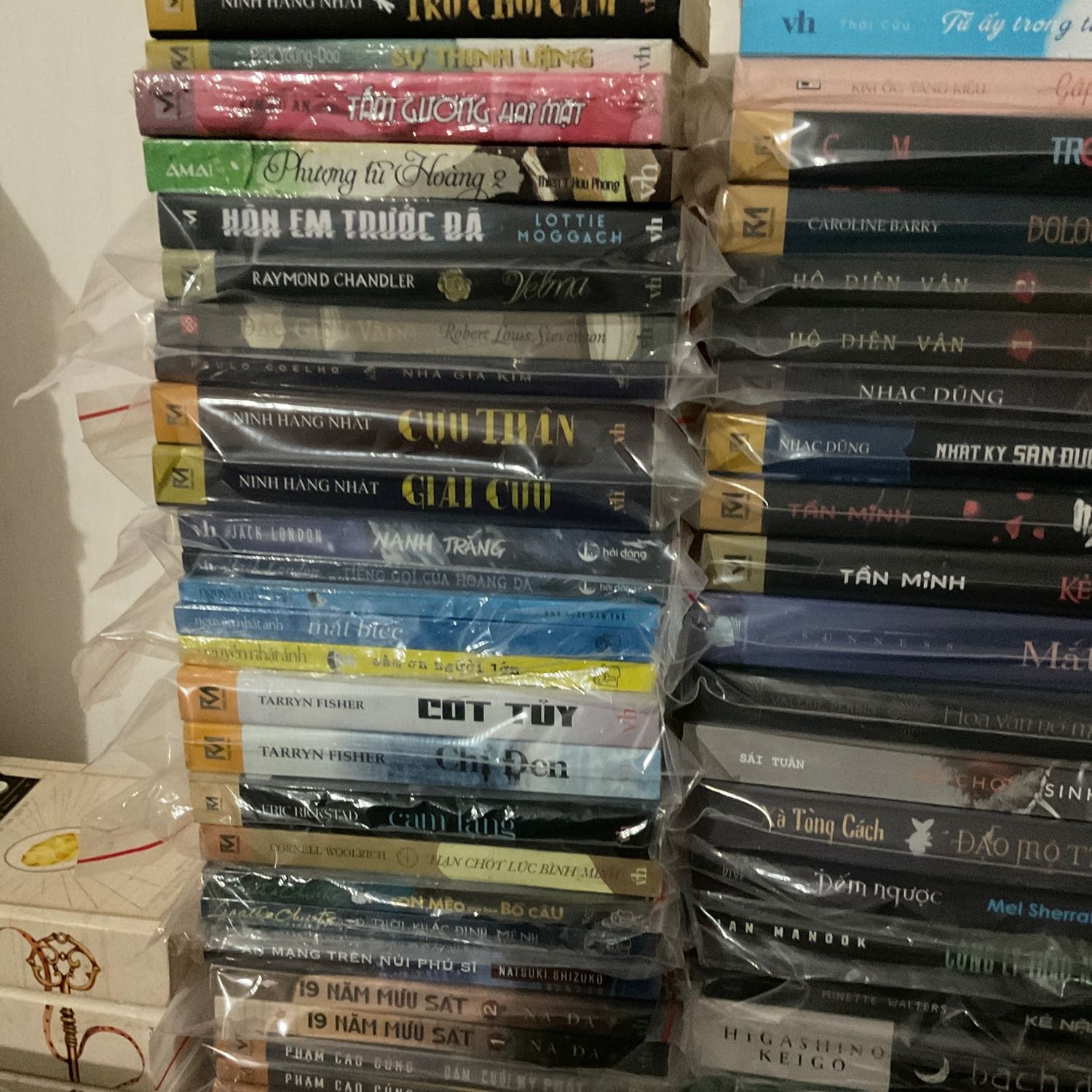 Nghe nói sách hay nên mua về
Gặp dịp giá tốt nữa
Nói chung là cảm ơn shop nhiều, cảm ơn tiki
Cảm ơn bố mẹ đã sinh ra con để con săn sale và đọc sách ☺️☺️☺️