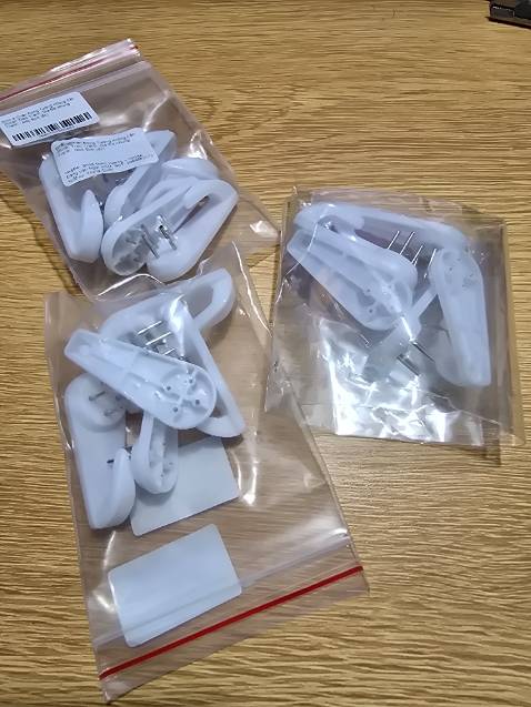 Mọi người đặt shop này nên cẩn thận. Hạn chế số lượng đặt là 3, tưởng là 3 cái hóa ra 3 bịch giống vầy. Dù bị dư nhưng vẫn hoan hỉ cho shop 5 sao.